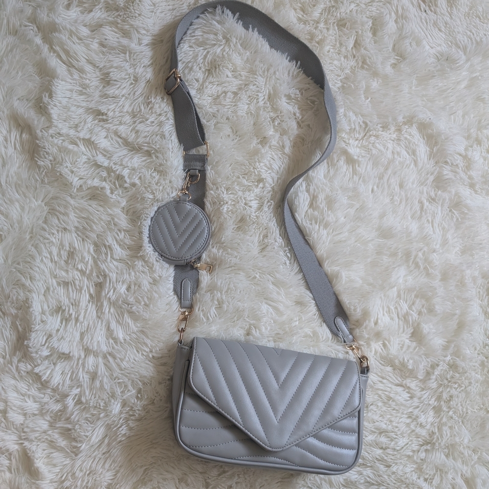 Elegant Gray Quilted Shoulder Bag